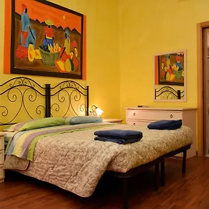 La Corte 5*, Lecce Italia