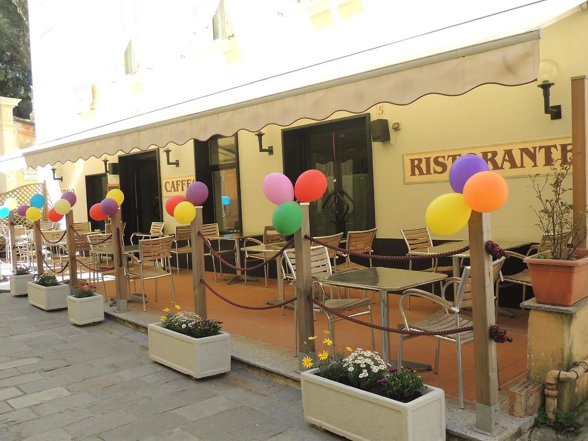 Hotel Doria Varazze 0*,